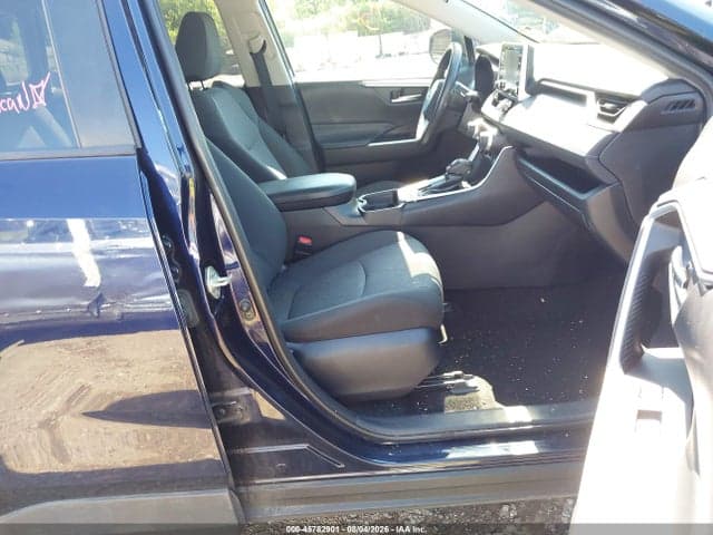 2020 TOYOTA RAV4 XLE 5