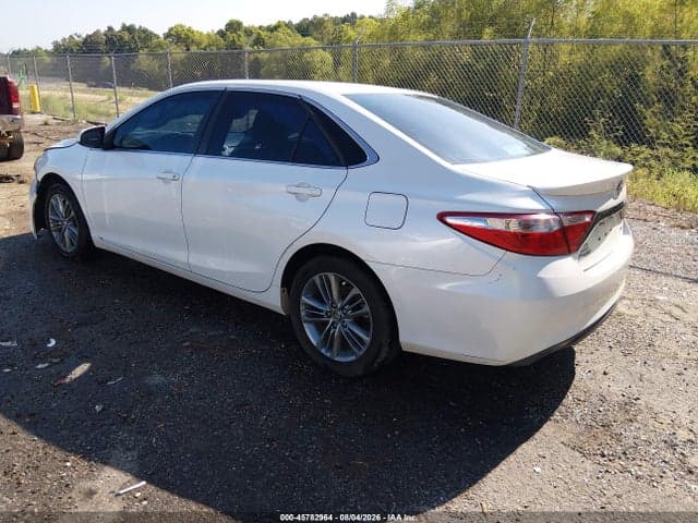 2017 TOYOTA CAMRY SE 3