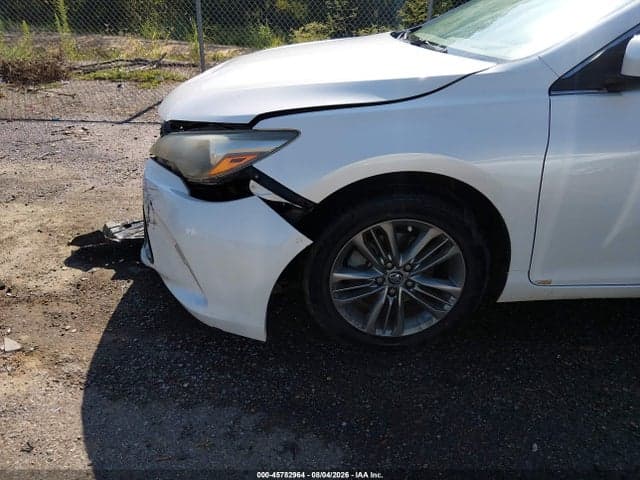 2017 TOYOTA CAMRY SE 21