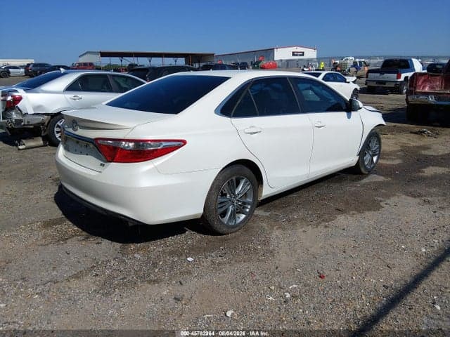2017 TOYOTA CAMRY SE 4