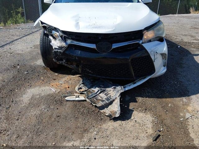 2017 TOYOTA CAMRY SE 6