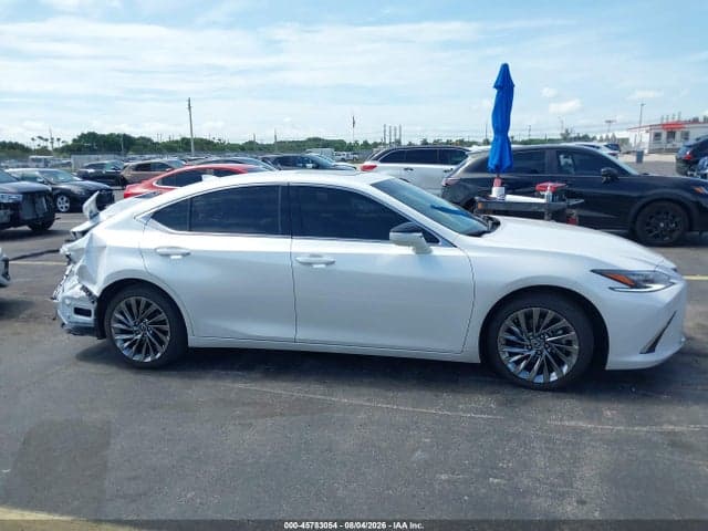 2025 LEXUS ES 300H ULTRA LUXURY 13