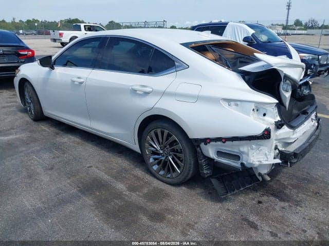 2025 LEXUS ES 300H ULTRA LUXURY 3