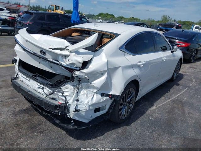 2025 LEXUS ES 300H ULTRA LUXURY 6