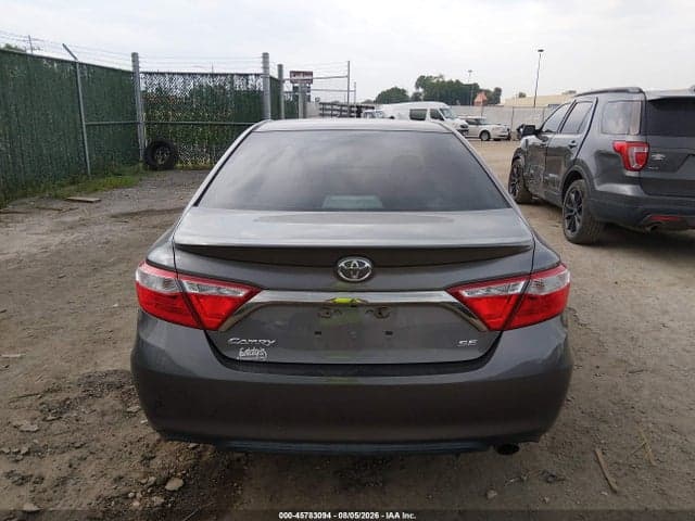 2017 TOYOTA CAMRY SE 17