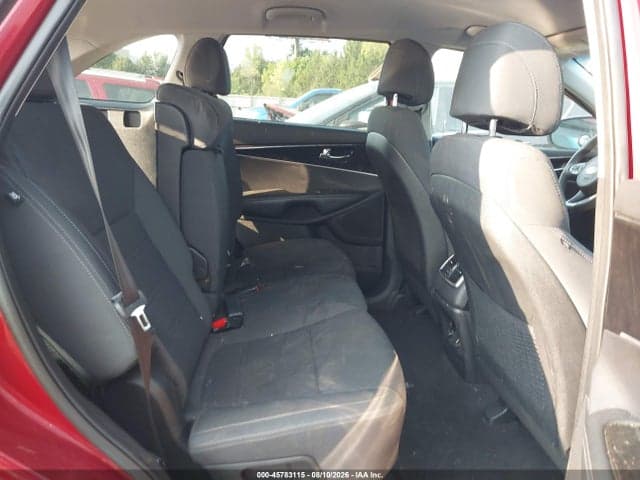 2017 KIA SORENTO 2.4L LX 8