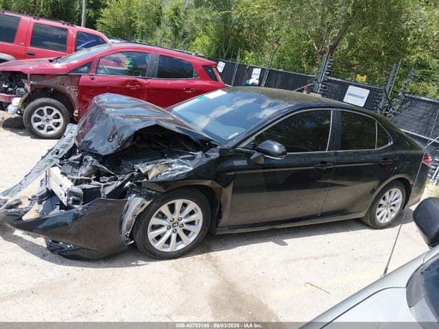 2018 TOYOTA CAMRY LE 14