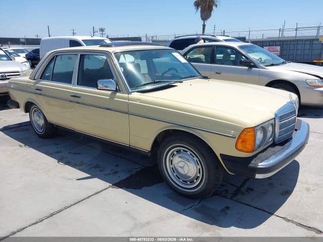 1979 MERCEDES-BENZ 240D SERIES - 1