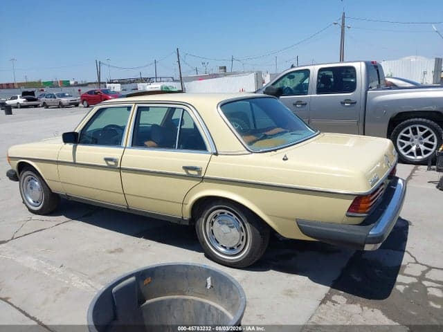 1979 MERCEDES-BENZ 240D SERIES 14