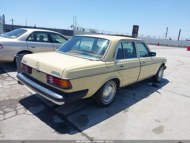 1979 MERCEDES-BENZ 240D SERIES 4