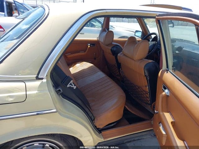 1979 MERCEDES-BENZ 240D SERIES 8