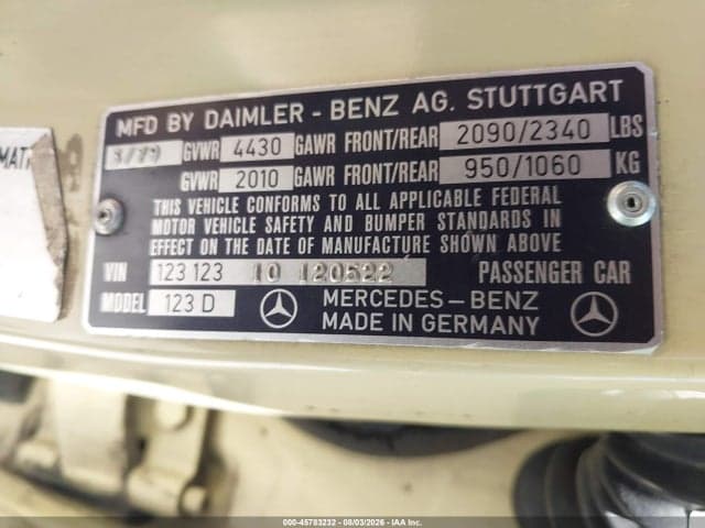 1979 MERCEDES-BENZ 240D SERIES 9