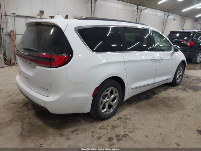 2022 CHRYSLER PACIFICA LIMITED 4
