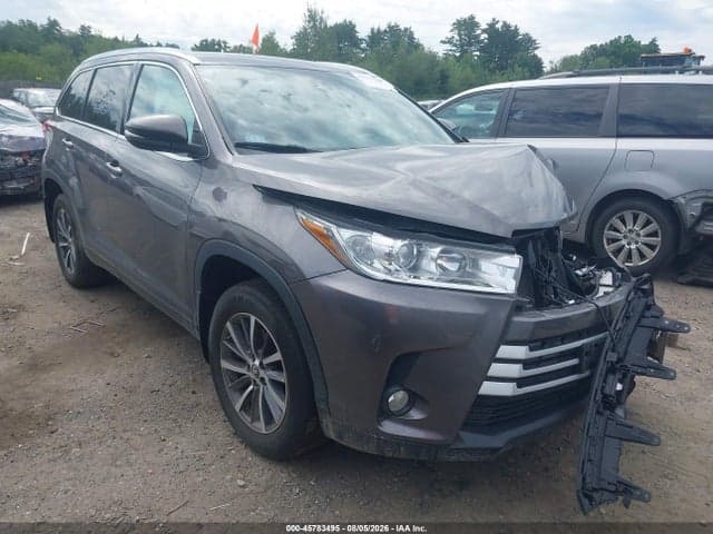 2019 TOYOTA HIGHLANDER XLE - 1