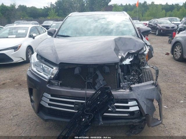 2019 TOYOTA HIGHLANDER XLE 12