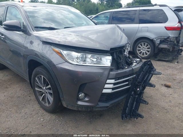2019 TOYOTA HIGHLANDER XLE 17