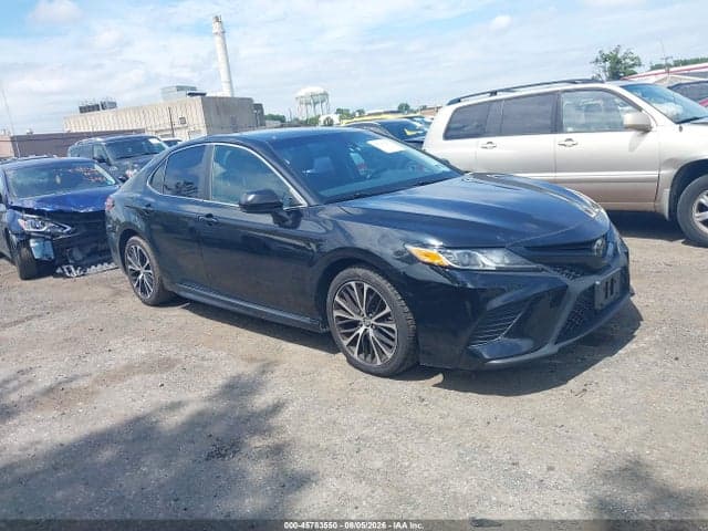 2018 TOYOTA CAMRY SE - 1