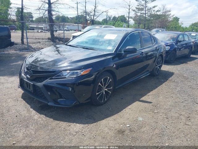2018 TOYOTA CAMRY SE 2