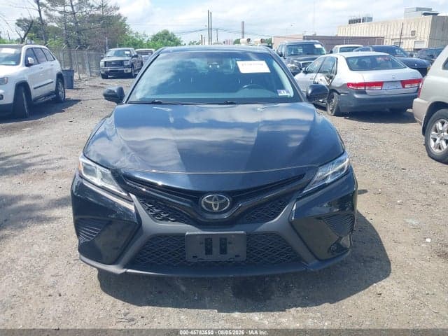 2018 TOYOTA CAMRY SE 12