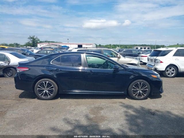 2018 TOYOTA CAMRY SE 13