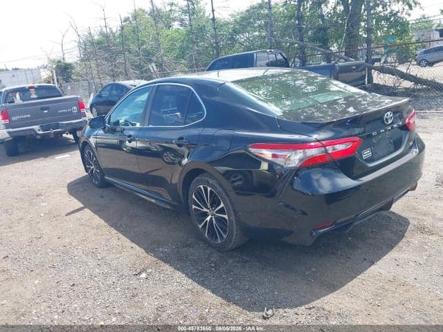 2018 TOYOTA CAMRY SE 3