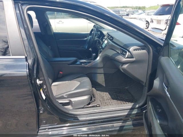 2018 TOYOTA CAMRY SE 5