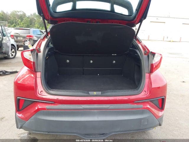 2020 TOYOTA C-HR XLE 18