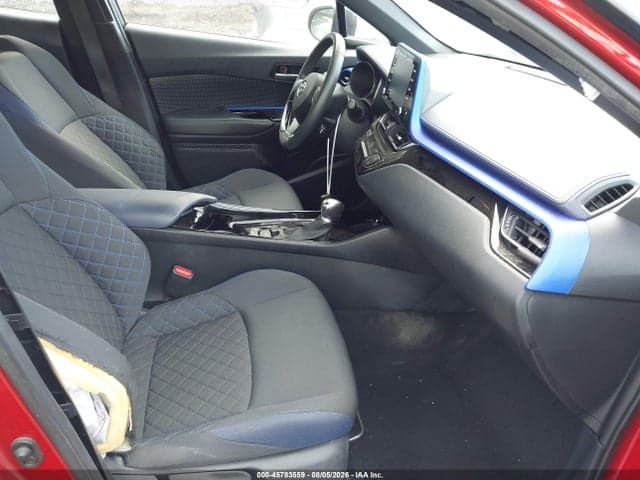 2020 TOYOTA C-HR XLE 5