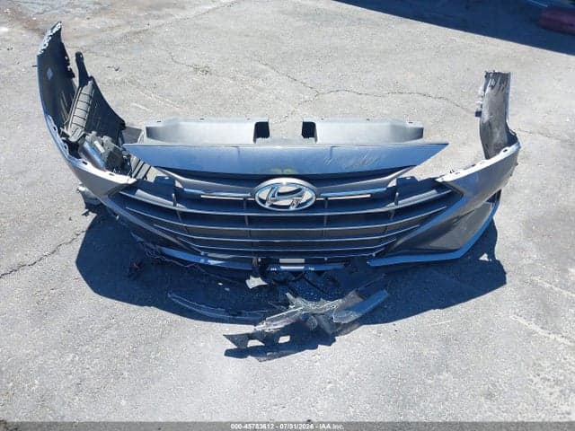 2019 HYUNDAI ELANTRA SE 11