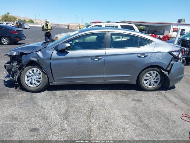 2019 HYUNDAI ELANTRA SE 14