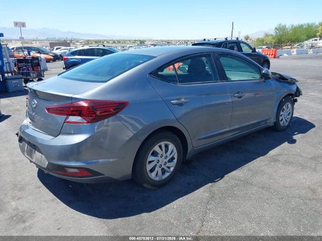 2019 HYUNDAI ELANTRA SE 4