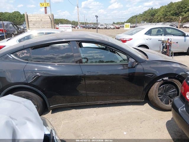 2026 TESLA MODEL Y 12
