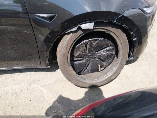 2026 TESLA MODEL Y 6