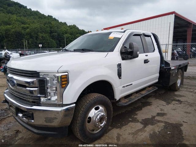 2018 FORD F-350 CHASSIS XL 2