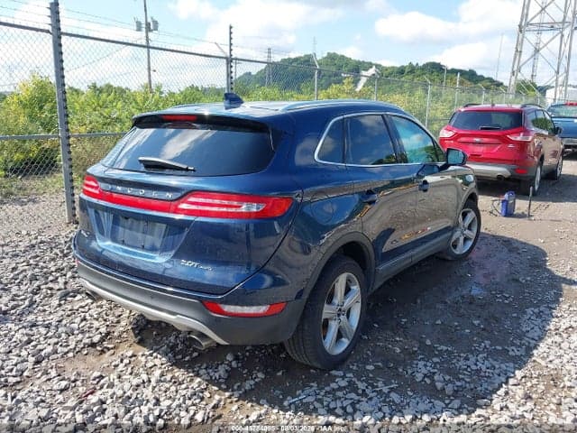 2017 LINCOLN MKC PREMIERE 4