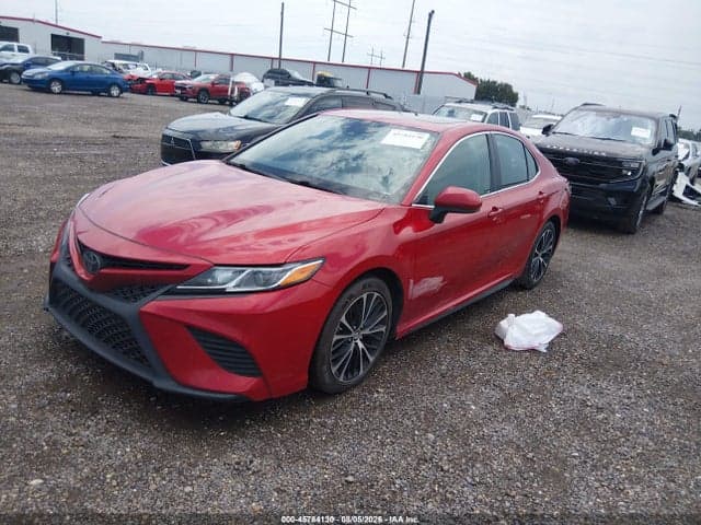 2020 TOYOTA CAMRY SE 2