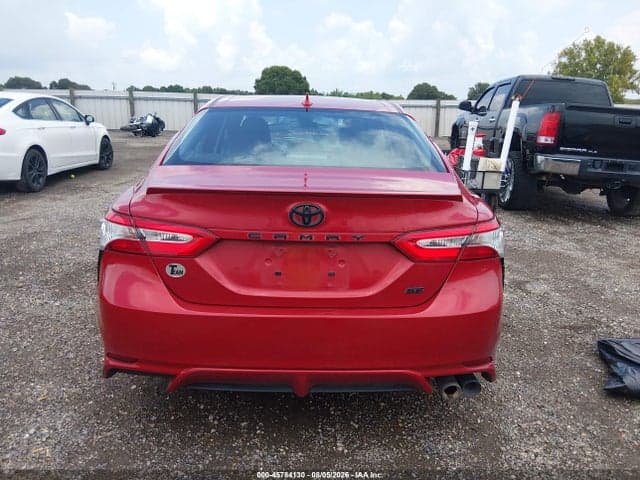 2020 TOYOTA CAMRY SE 16