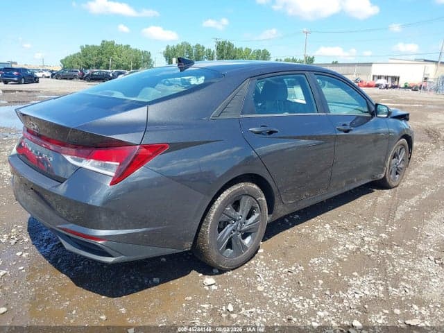 2022 HYUNDAI ELANTRA SEL 4