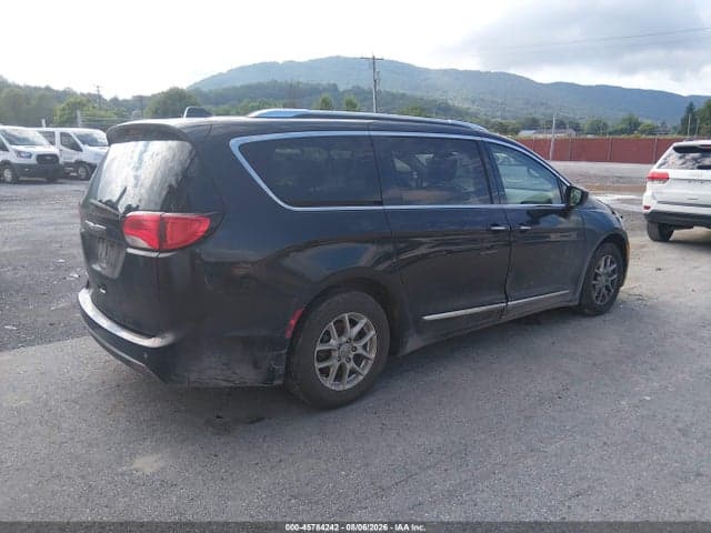 2020 CHRYSLER PACIFICA TOURING L 4