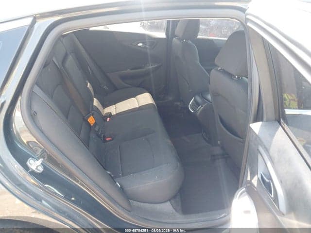 2017 CHEVROLET MALIBU 1LT 8