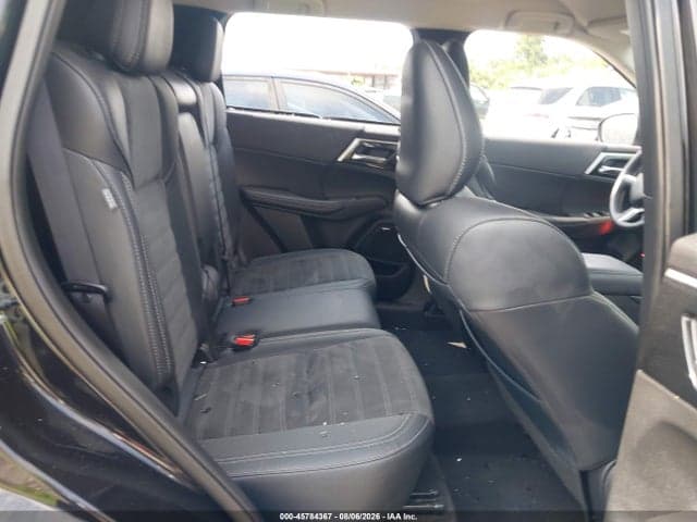 2025 MITSUBISHI OUTLANDER SE 2.5 2WD 8