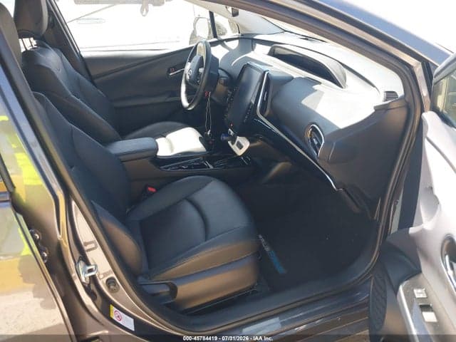 2017 TOYOTA PRIUS PRIME ADVANCED 5