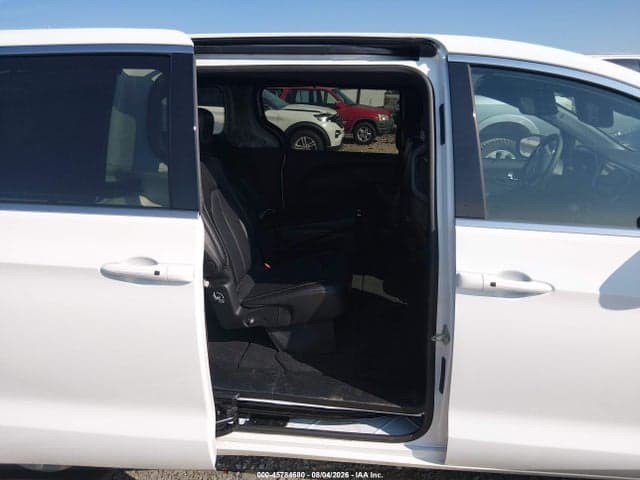 2026 CHRYSLER PACIFICA SELECT 8
