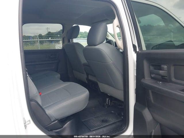 2017 RAM 3500 TRADESMAN 4X4 8' BOX 7