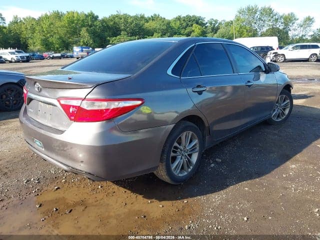 2017 TOYOTA CAMRY SE 4