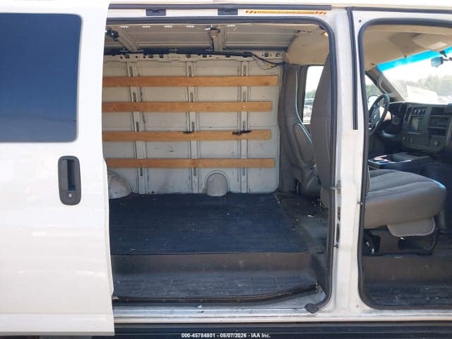 2017 GMC SAVANA 2500 WORK VAN 8
