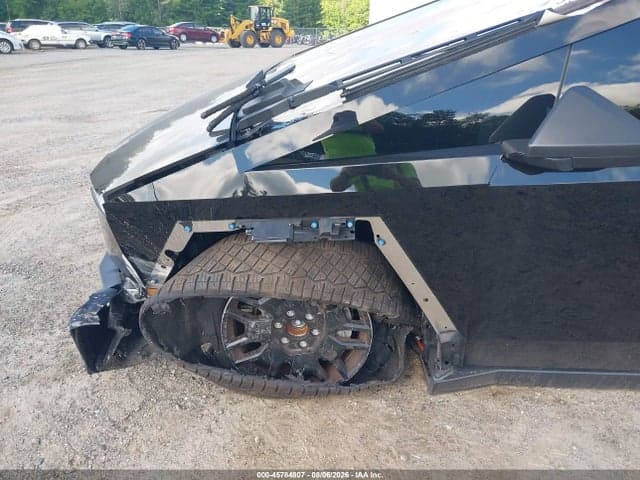 2025 TESLA CYBERTRUCK ALL-WHEEL DRIVE 18