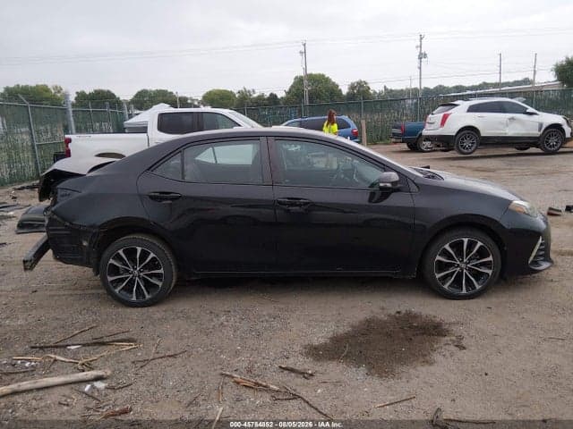 2017 TOYOTA COROLLA SE 13