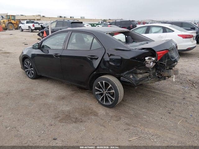 2017 TOYOTA COROLLA SE 3