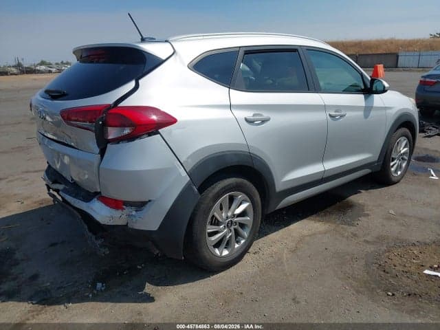 2017 HYUNDAI TUCSON SE 4